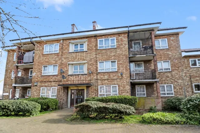 Barking Road, London, E6, photo 1