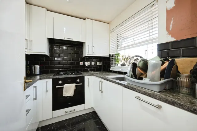 Photo 3 — Whitehaven, Luton, Bedfordshire, LU3