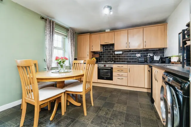 Barberry Court, Barnsley, S70, photo 3