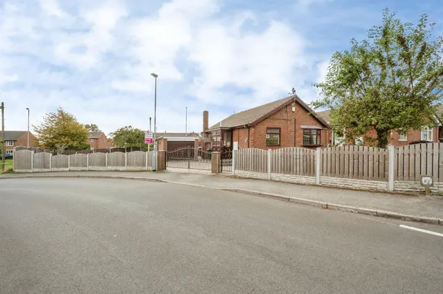 Lumley Close, Maltby, S66, photo 1