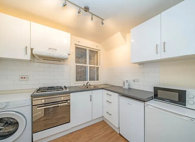 Photo 3 — Devonshire Road, Honor Oak, SE23