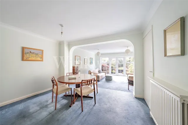 Sheridan Walk, London, NW11, photo 2