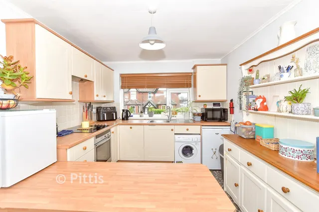Ward Road, Totland, PO39, photo 2