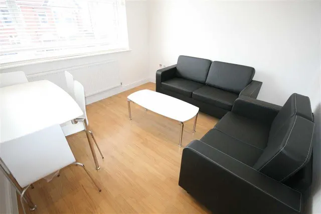 Hindes Road, Harrow, photo 1