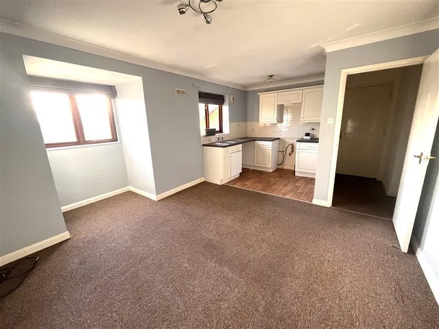 Gordon Court, PE13, photo 1