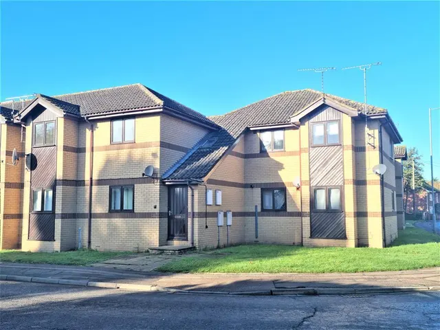 Gordon Court, PE13, photo 3