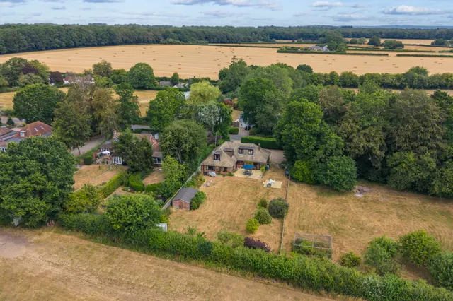 Morgans Orchard Jenkins Lane, St. Leonards, HP23, photo 1