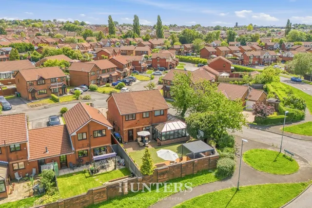 Barratt Gardens, Middleton, M24, photo 3