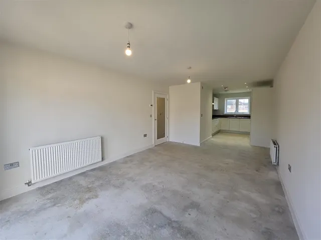 Photo 3 — Heather Pastures Eastfield, Scarborough YO11 3YH