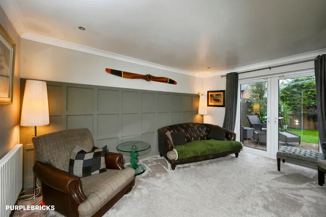Dovedale Avenue, Sutton-In-Ashfield, NG17, photo 3