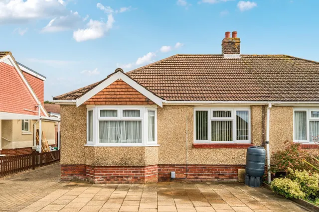 Hunts Pond Road, Park Gate, SO31, photo 1