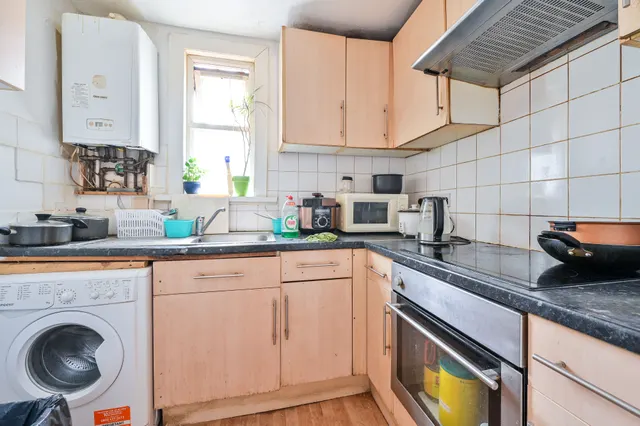 Photo 3 — 15b, Nutcroft Road, London