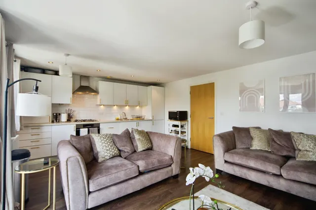Louisa Oakes Close, London, E4, photo 2