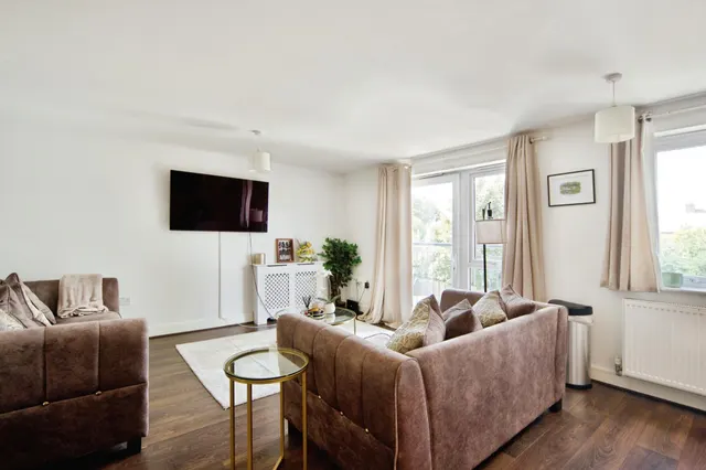 Louisa Oakes Close, London, E4, photo 1