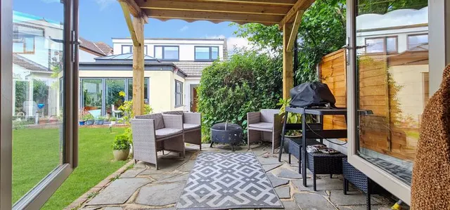 Photo 3 — Louis Drive West, Rayleigh, Essex, SS6 9DZ