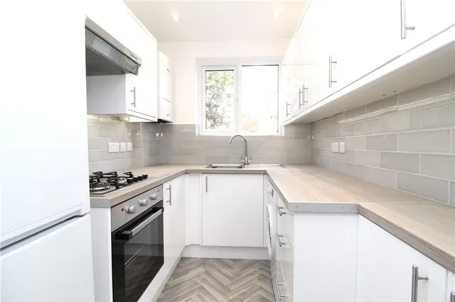 Clyfford Road, Ruislip, HA4, photo 3