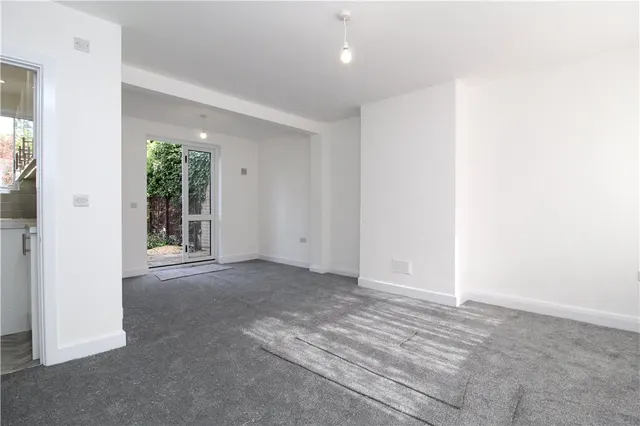 Clyfford Road, Ruislip, HA4, photo 2