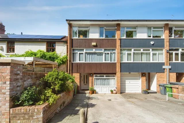 Kent Mews, Prenton, CH43, photo 1