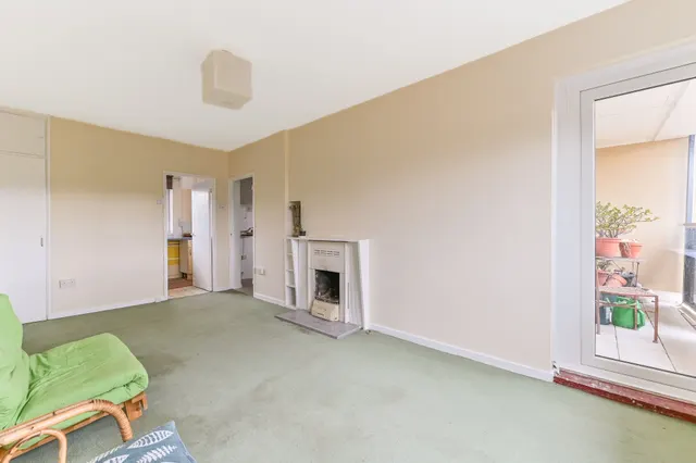 Photo 3 — 24 Sawyer House, Kingswood Estate, London