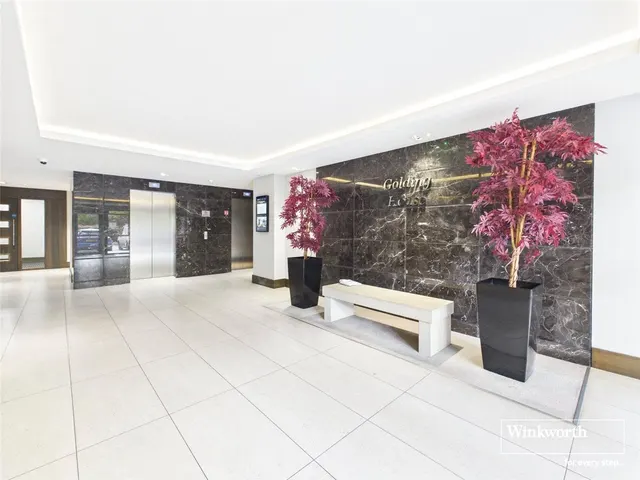 2 bedroom flat — Beaufort Square, Colindale, London, NW9