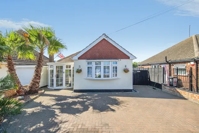 Tudor Green, Clacton-On-Sea, photo 1