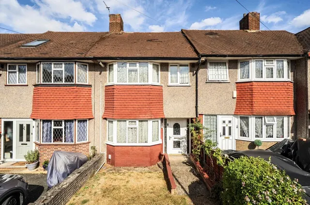 Longhill Road, London, SE6 1UB, photo 1