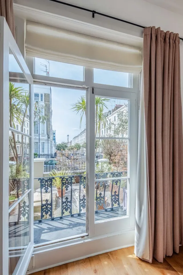 Photo 3 — Kensington Park Road, Notting Hill, London, W11 2EP