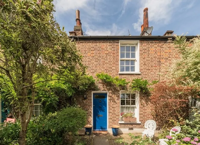 Mulberry Place, Hammersmith, W6, photo 1