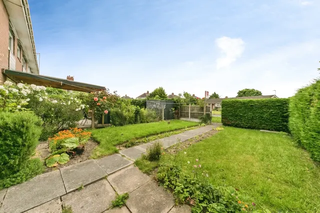 Photo 3 — Crossway, Crewe, Cheshire, CW1