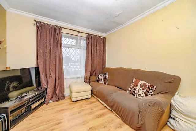 Photo 2 — Hockwell Ring, Luton, Bedfordshire, LU4
