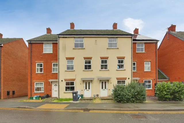 Thatcham Avenue, Kingsway, Gloucester, GL2, photo 1