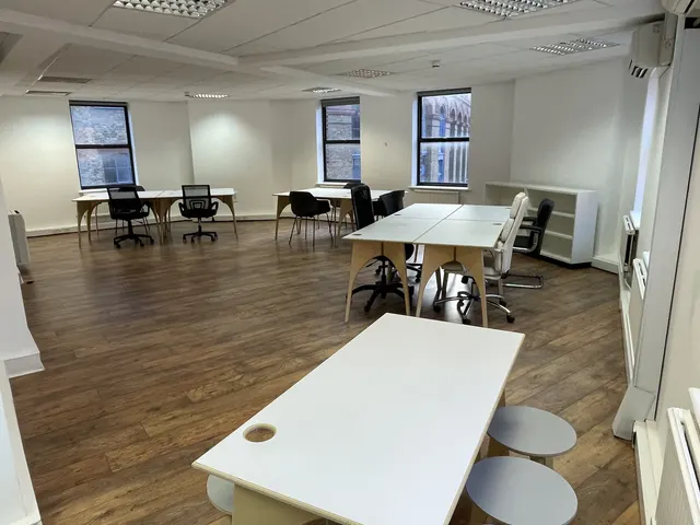 London, EC2A, photo 2