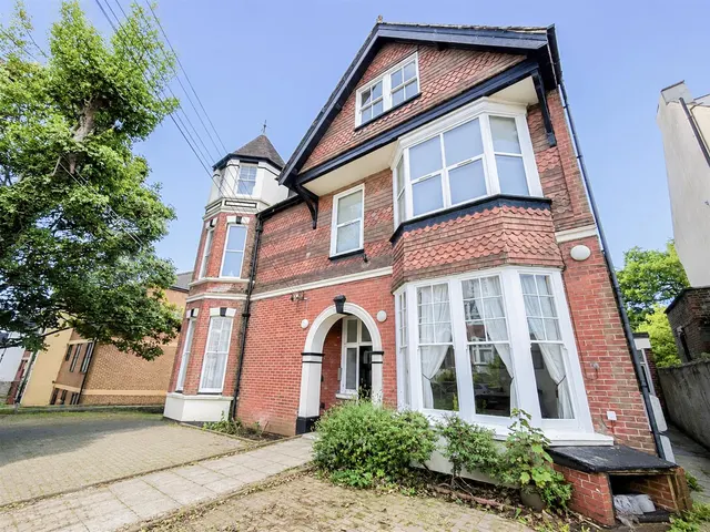 Woodland Vale Road, St Leonards On Sea, East Sussex, TN37 6JJ, photo 1