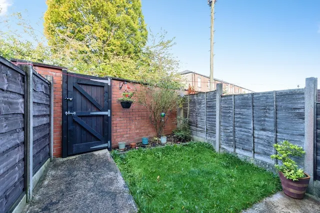 Fairy Street, Bury, BL8, photo 3
