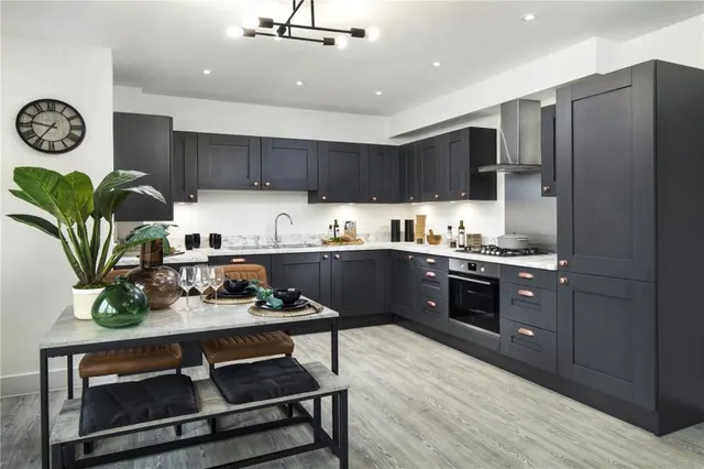 Bakeham Lane, Englefield Green, TW20, photo 1