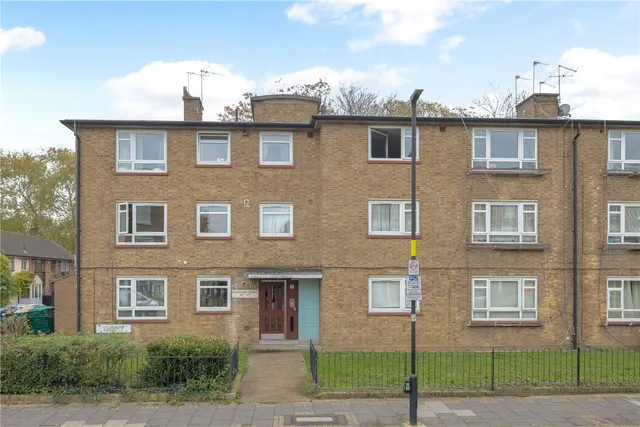 Stonhouse Street, London, SW4, photo 1