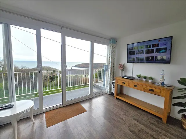 Devon Court, Freshwater East, SA71, photo 3