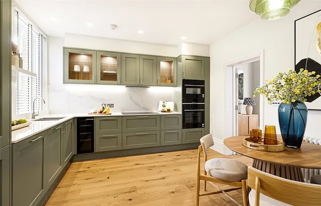 Gloucester Road, SW7, photo 2