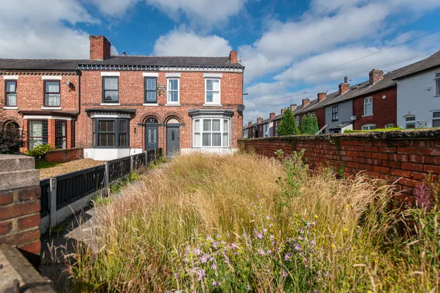 St. Helens Road, Leigh, Leigh, WN7 4HW, photo 1