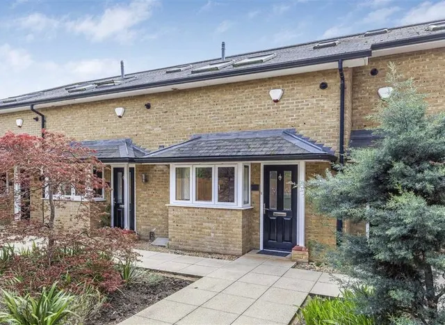 Stanley Road, Teddingon, TW11, photo 1