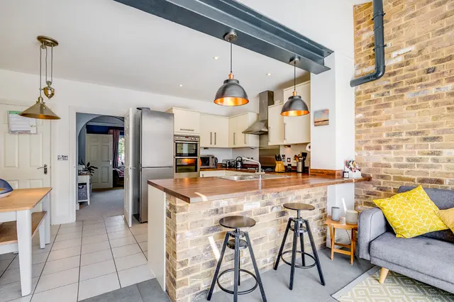 Pembridge Gardens, Bragbury End, SG2, photo 2