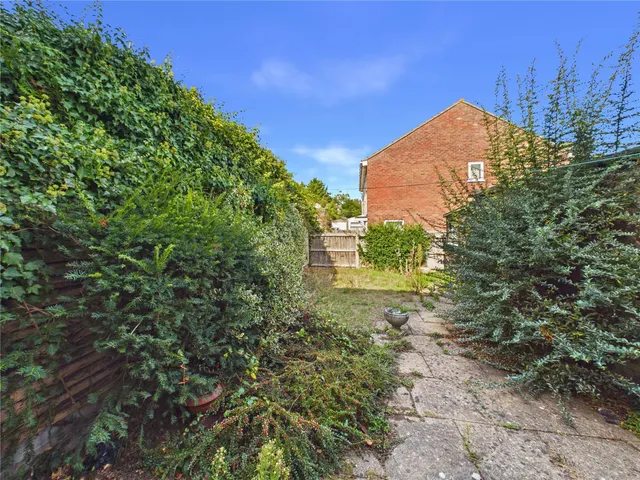 Stour View Avenue, Mistley, CO11, photo 3