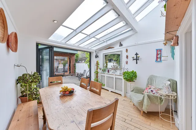 Photo 3 — 17 Shakespeare Road, London