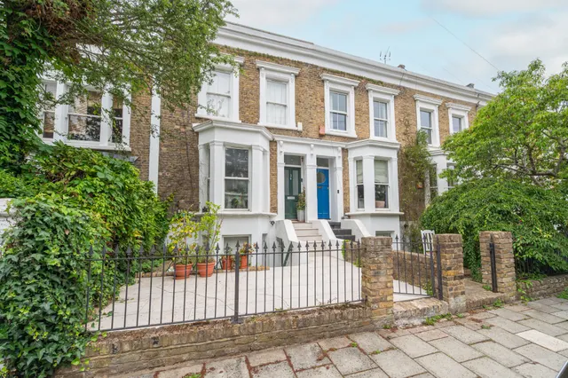 17 Shakespeare Road, London, photo 1