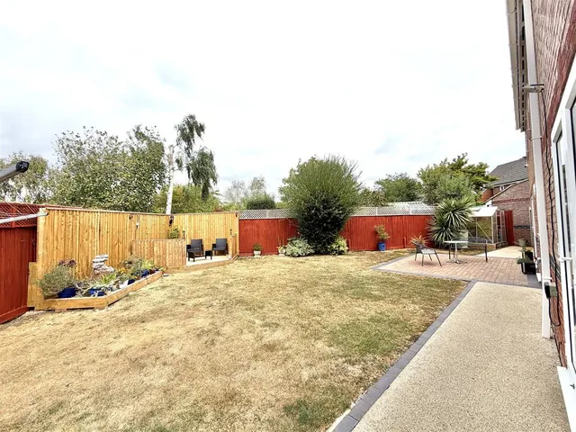 Photo 2 — Camelot Way, Gillingham SP8 4SY