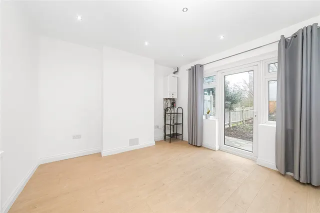 Nutfield Road, Thornton Heath, CR7, photo 2