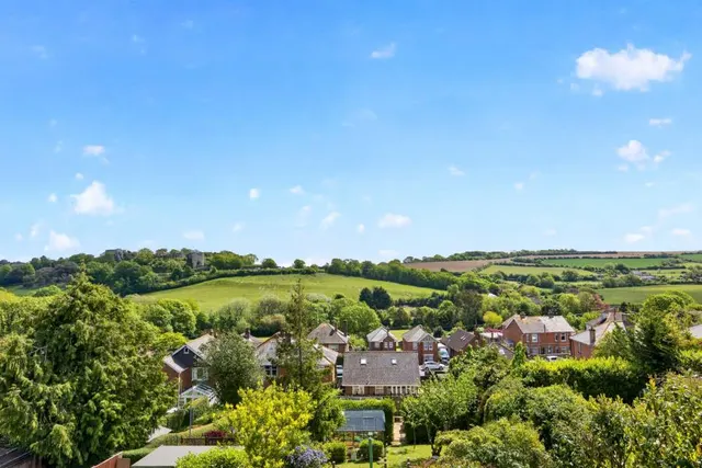 Nodgham Lane, Newport, PO30, photo 2