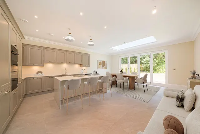 Old Avenue, Weybridge, KT13, photo 2