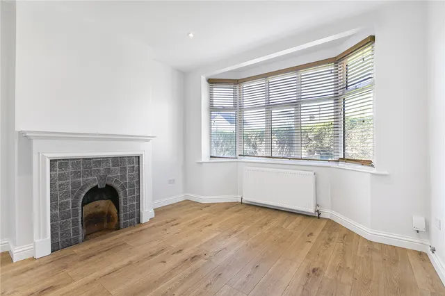 Lyncroft Gardens, Hounslow, TW3, photo 3