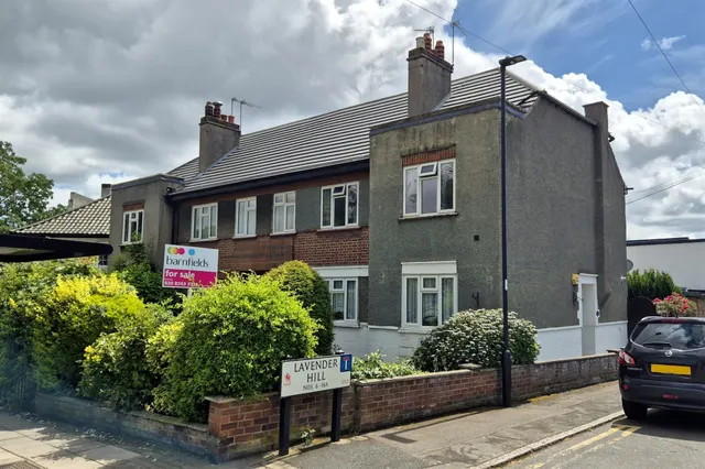 Lavender Hill, Enfield, photo 1